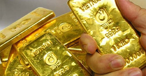 Giá vàng hôm nay 5/3: USD tăng vọt, vàng tụt xuống đáy