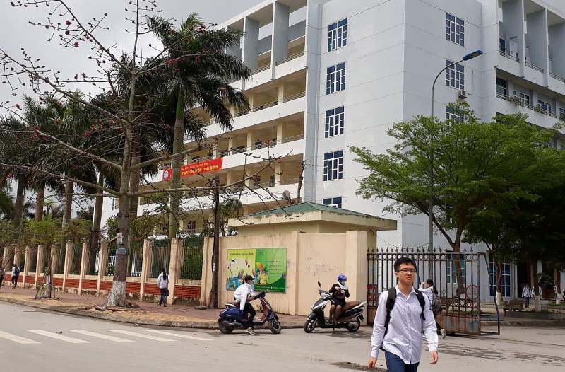 Giáo viên trường chuyên Thái Bình bị tố gạ tình học sinh
