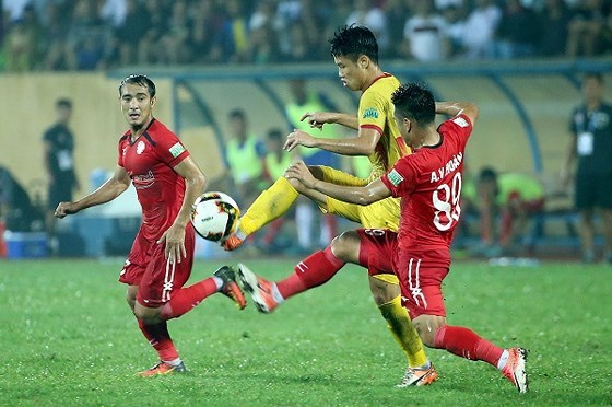 Hạ Nam Định, CLB TP.HCM bay cao ở V-League 2019