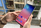 Mở hộp phiên bản vỏ gốm siêu độc của Galaxy S10+ tại Việt Nam