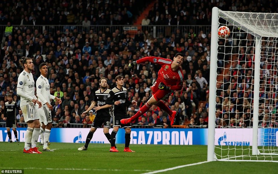 Thua đậm Ajax, Real trở thành cựu vương Champions League