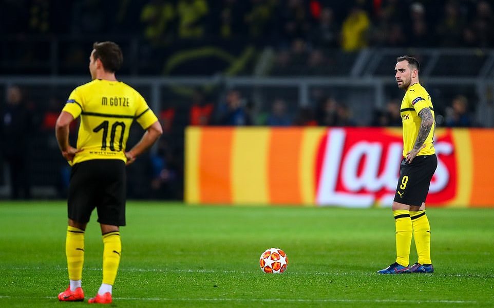 Harry Kane lập công, Tottenham bay vào tứ kết cúp C1