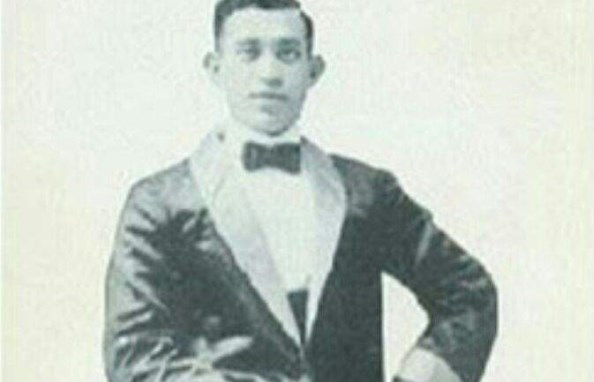 Chuyện tình của cặp đôi có 2 bộ phận sinh dục chấn động thế giới