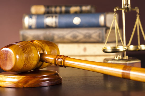 Cha mẹ lơ là, con gái 14 tuổi rơi vào lưới tình của thợ sửa ống nước