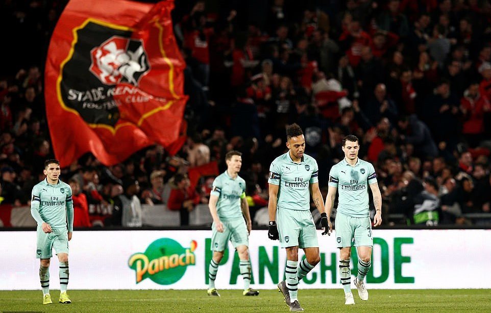 Arsenal thua đau trận lượt đi vòng 1/8 Europa League