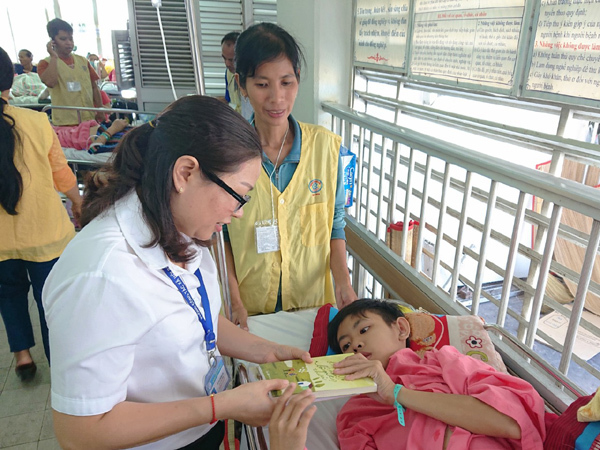 Cặp đôi hoàn hảo trong 'căn phòng hi vọng' của bệnh nhân