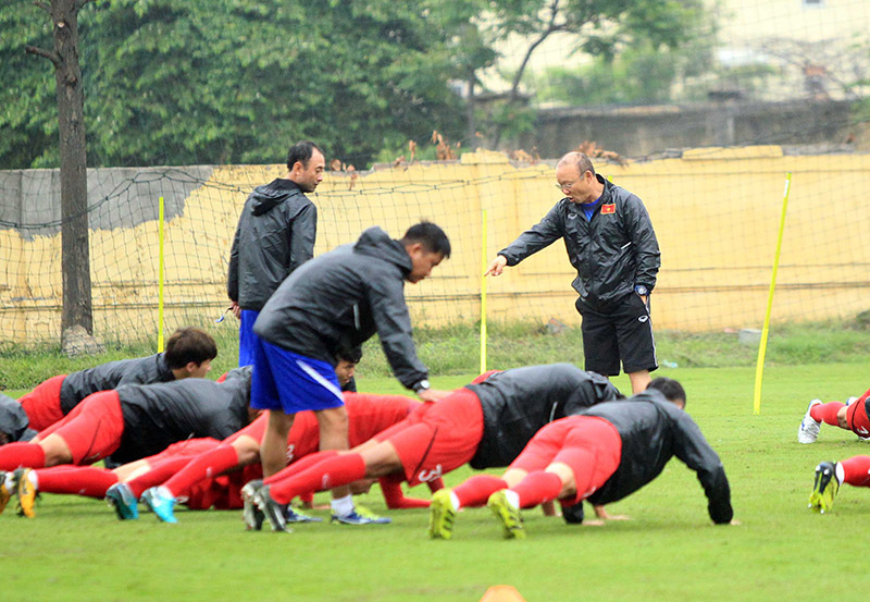 U23 Việt Nam trước giờ G: Không thể không lo cho thầy Park