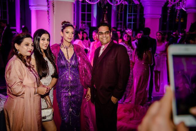 Cặp đôi tỷ phú Ấn Độ lộng lẫy cùng các khách mời đại gia vào đêm tiệc "Pink Party" đầu tiên ở Phú Quốc (+video) Can-canh-khach-san-ty-phu-an-do-to-chuc-dam-cuoi-o-phu-quoc-11