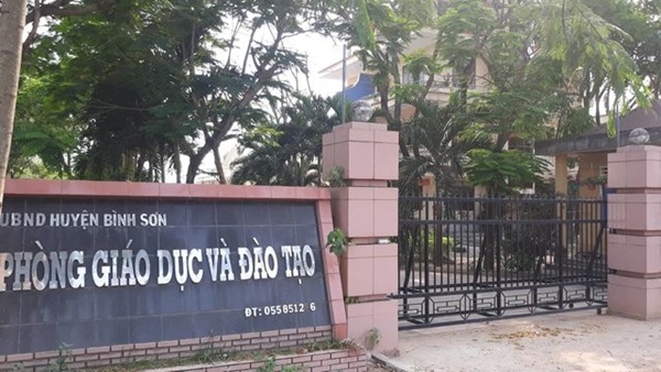 Giáo viên muốn nâng lương phải nộp tiền
