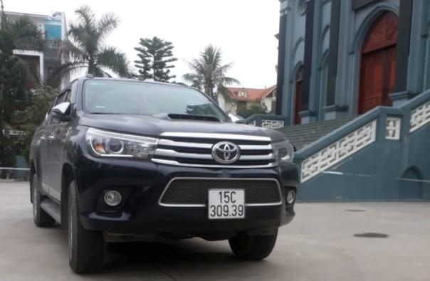 Lùi xe bất cẩn, nữ tài xế cán chết bé trai 22 tháng tuổi