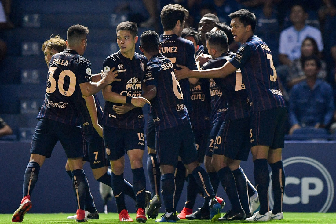 Xuân Trường dự bị, Buriram United thắng trận đầu tiên