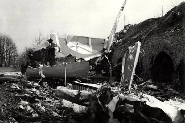 Ngày này năm xưa: Thảm kịch rơi máy bay kinh hoàng ở Ba Lan