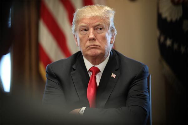Ông Trump cấm bay Boeing 737 Max 8, hãng sản xuất khốn đốn