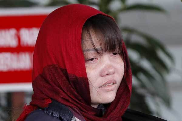 Đoàn Thị Hương hốc hác, mắt thâm quầng tới tòa án