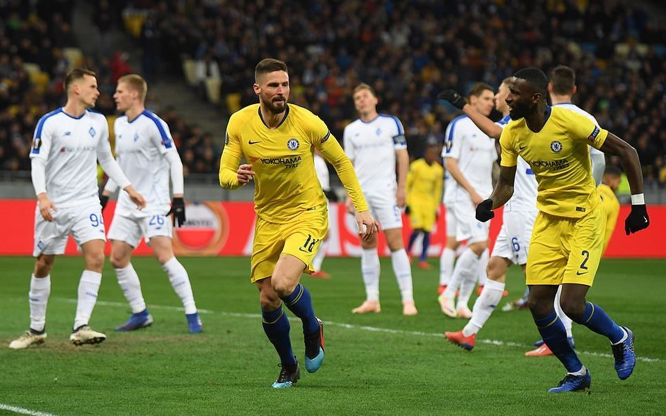 Giroud lập hat-trick, Chelsea đoạt vé tứ kết Europa League