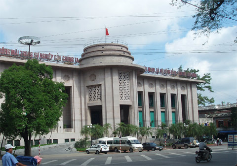 Một cán bộ Ngân hàng Nhà nước bị buộc thôi việc