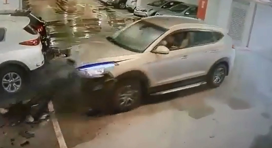 SUV lao vào hầm gửi xe với tốc độ 'xé gió'