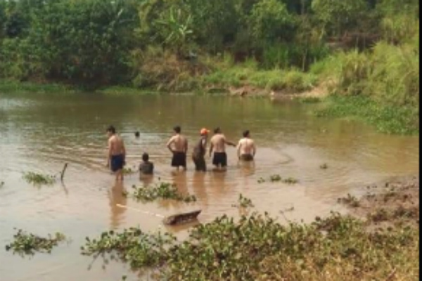 3 bà cháu chết đuối thương tâm