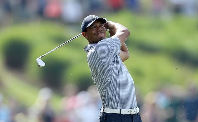 The Players: Jon Rahm chiếm đỉnh bảng, Tiger Woods tụt sâu