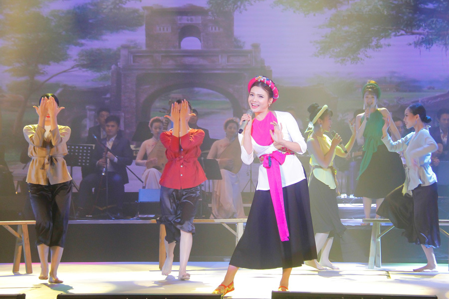 Đủ hỉ nộ ái ố trong đêm nhạc 'Lưỡng cực'