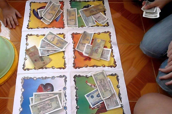 Chơi bầu cua ăn tiền, thanh niên 9X bị đâm chết