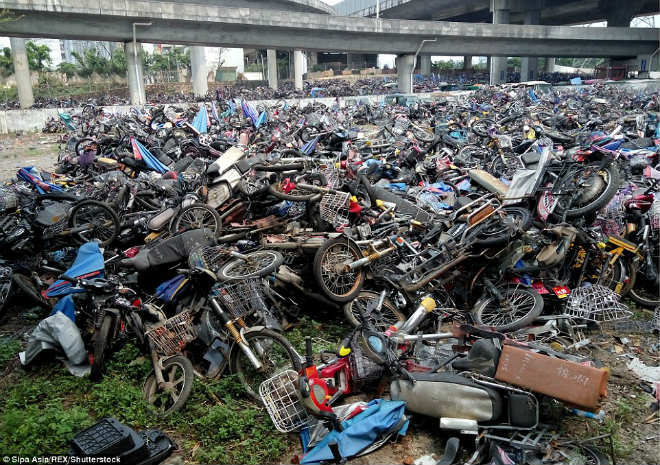 Cận cảnh nghĩa địa xe máy khổng lồ tại Trung Quốc
