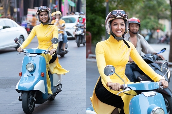 H'Hen Niê diện áo dài, tự lái xe máy đến sự kiện