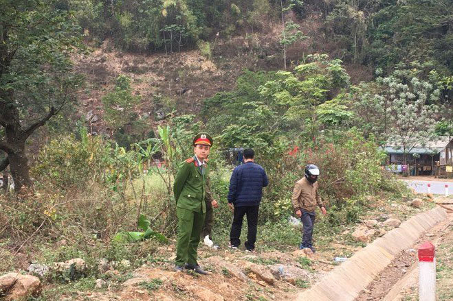 Ô tô lao vực sâu, 1 người tử vong, bé gái nguy kịch