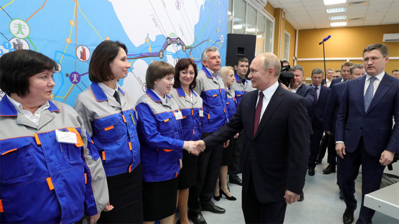 Putin tới Crưm, hàng nghìn người hô vang tên nước Nga