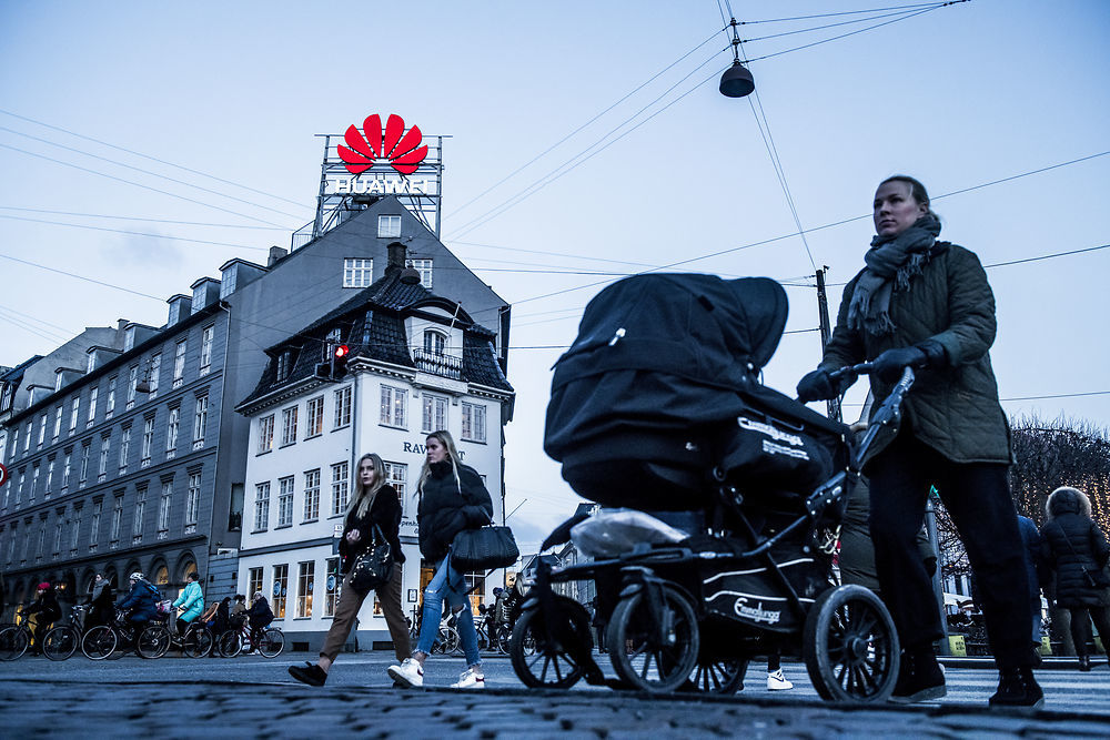 Huawei bị tập đoàn viễn thông lớn của Đan Mạch loại khỏi 'cuộc chơi'