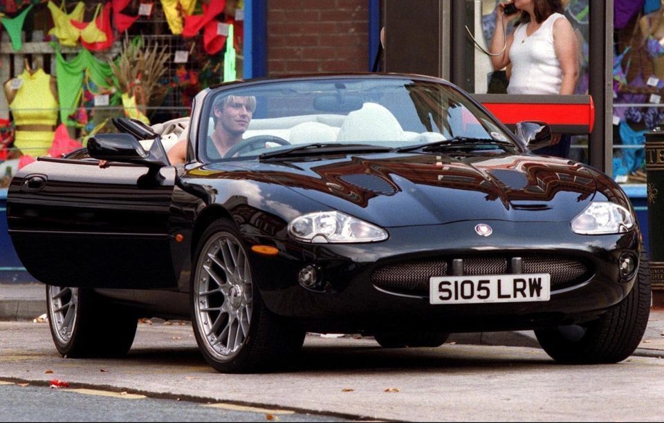 Bộ sưu tập siêu xe triệu USD của cựu danh thủ David Beckham