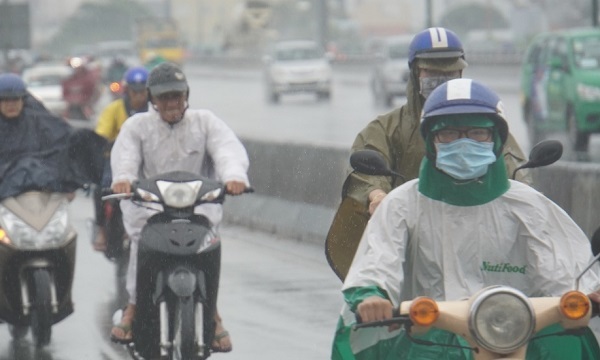 Sau nắng đổ lửa, Sài Gòn sắp đón mưa 'giải nhiệt' trái mùa