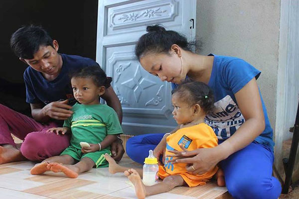 Bố của hai bé gái dính liền: 'Con tôi đẹp hơn cả hoa hậu'