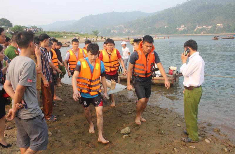 Danh tính 8 em học sinh chết đuối trên Sông Đà