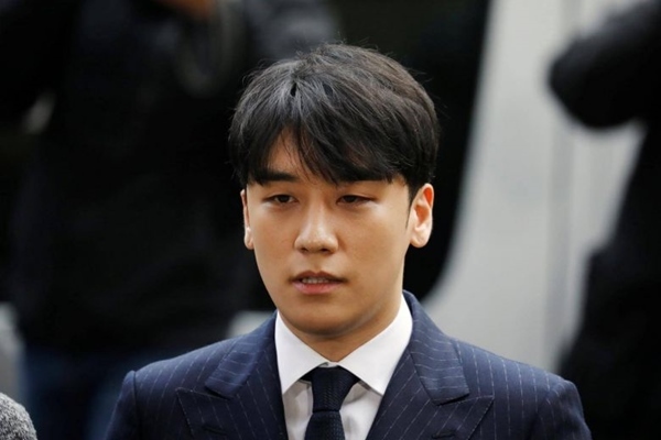 Seungri thừa nhận tội danh đầu tiên trong hàng loạt cáo buộc