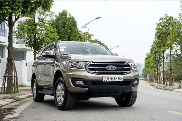 Ford Everest Ambiente- bạn đồng hành trên mọi nẻo đường