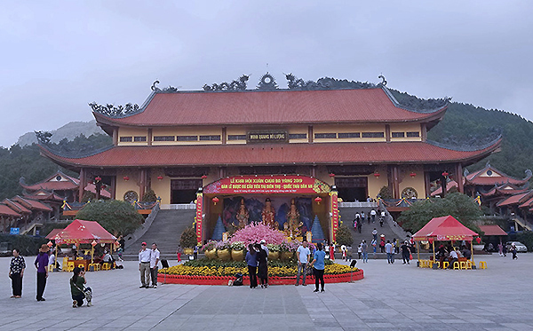 Chùa Ba Vàng: 40 tăng ni từng bỏ đi vì không chịu đựng được