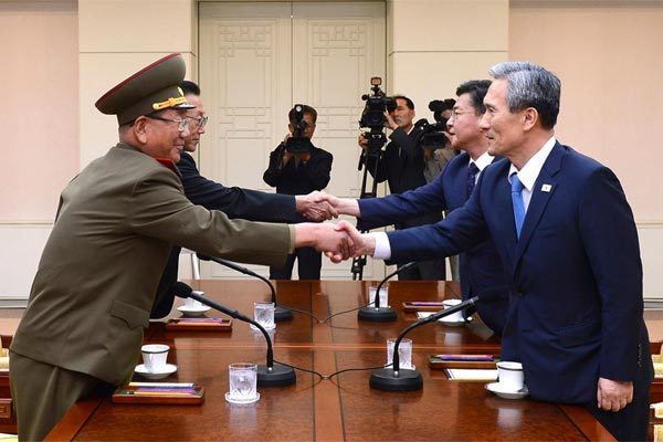 Hàn Quốc họp khẩn, đề nghị đàm phán quân sự với Triều Tiên