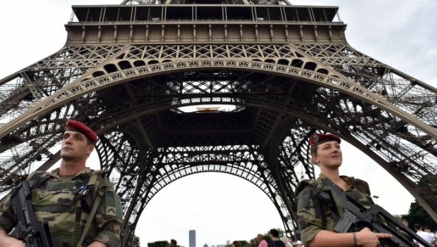 Biểu tình tái diễn ở Paris, nhà chức trách thề 'không khoan dung'