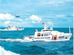 Naval soldiers in the fight against smugglers