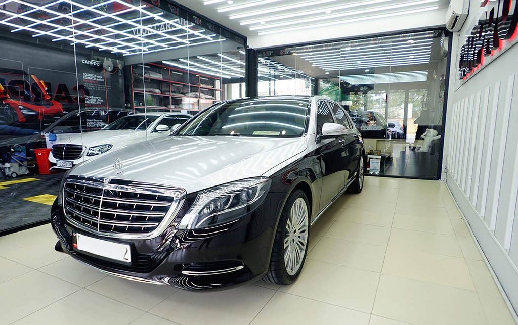 Ngọc Trinh độ Mercedes Maybach S500 11 tỷ đẹp giật mình