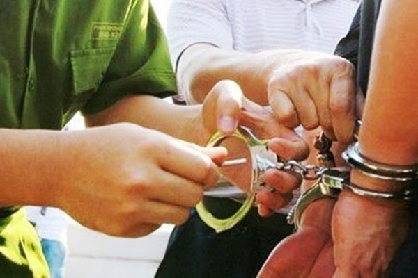 Tin pháp luật số 157: Nữ sinh bị hiếp dâm tập thể sau chầu nhậu