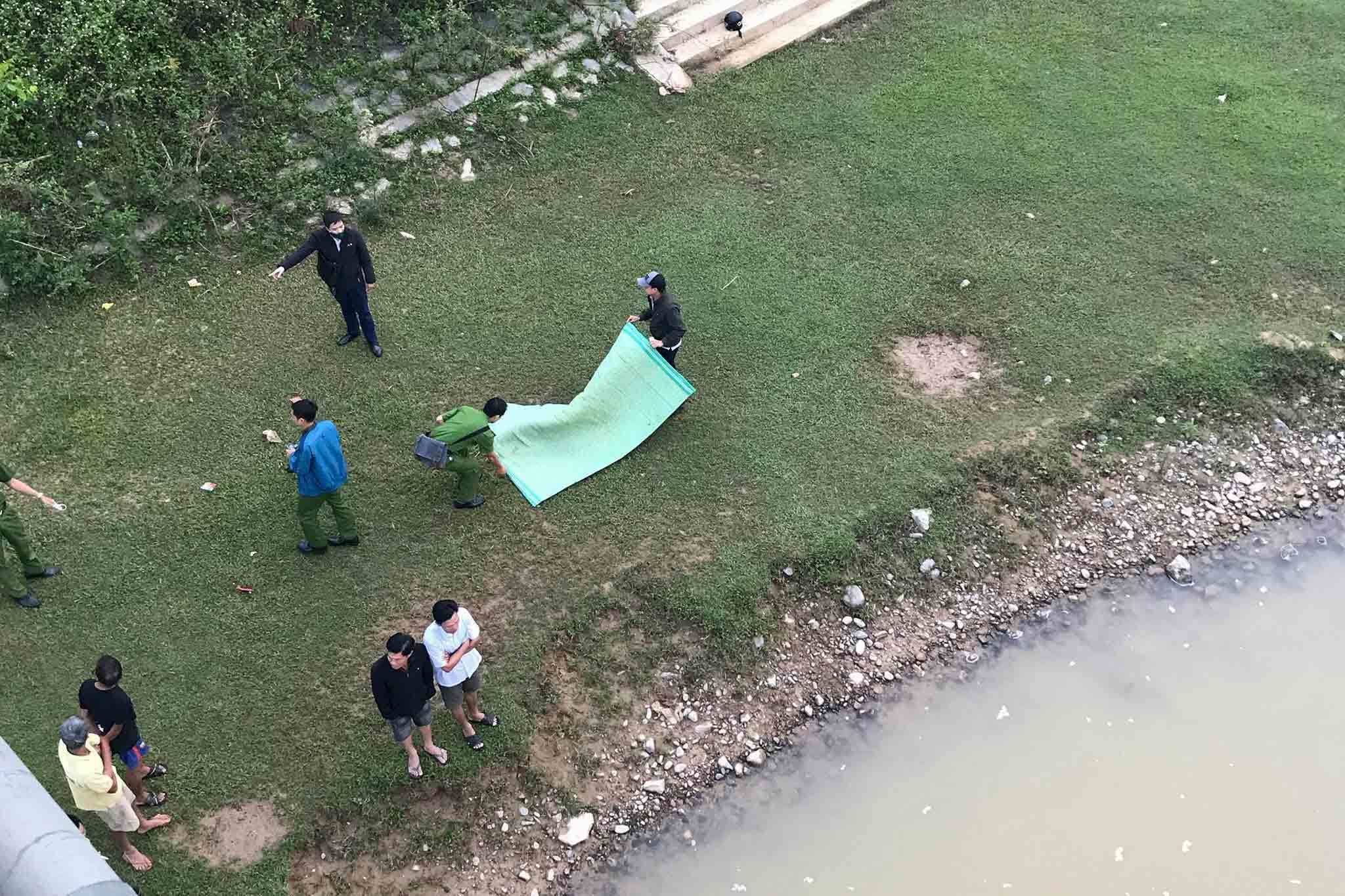 Thi thể nữ sinh lớp 8 nổi trên sông ở Quảng Trị