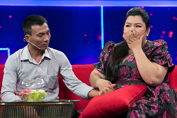 Tuyền Mập bật khóc chia sẻ về chuyện tình 'đũa lệch' với chồng