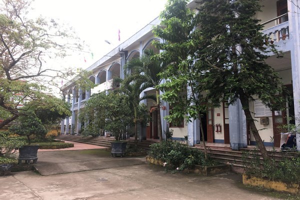 Học sinh nghỉ học phản đối, tỉnh yêu cầu lùi thời gian chuyển trường mới