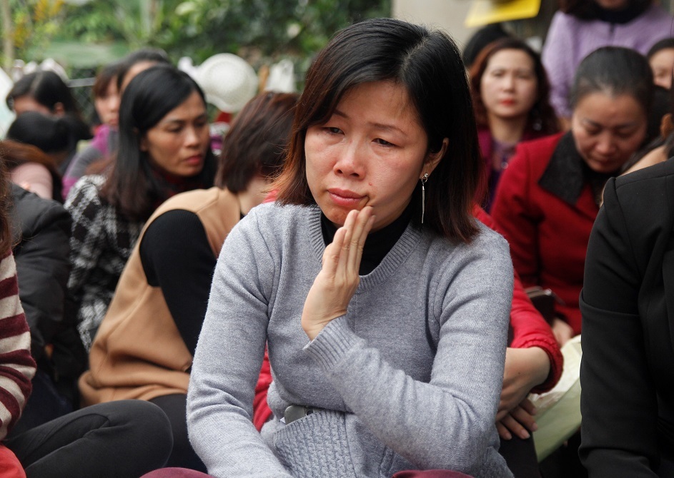 Cô giáo bật khóc vì làm nghề gần 30 năm vẫn có nguy cơ ra khỏi ngành