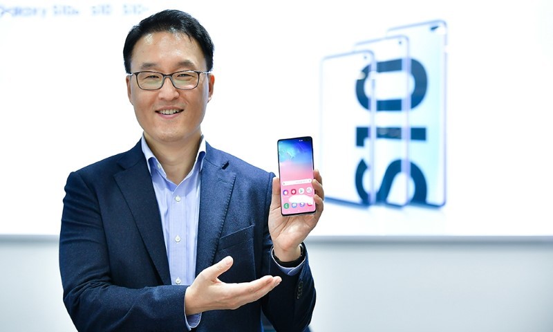 Galaxy S10 thiết lập tiêu chuẩn mới về màn hình smartphone