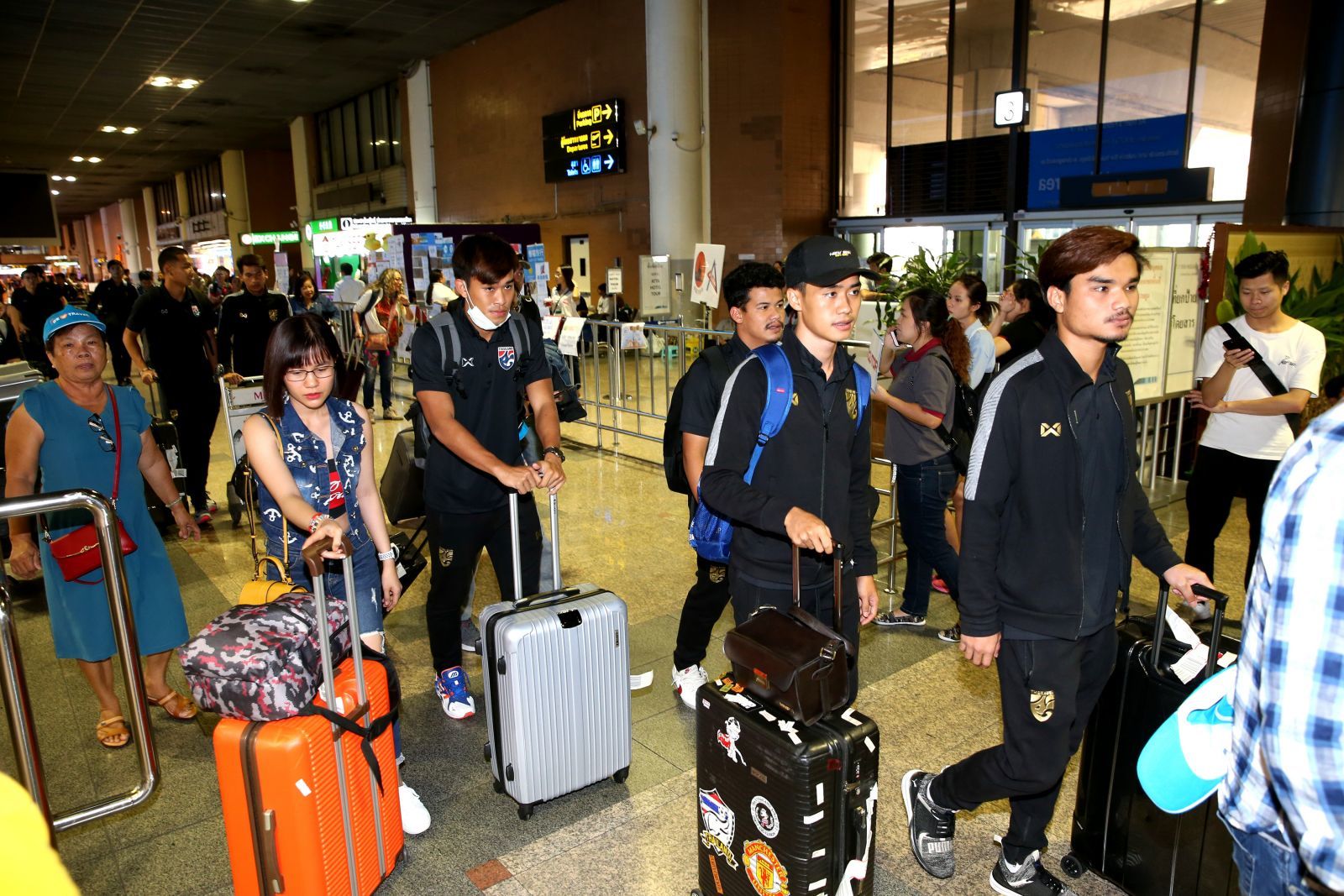 U23 Thái Lan ê chề về nước sau trận thua U23 Việt Nam, Supachai cúi đầu xin lỗi