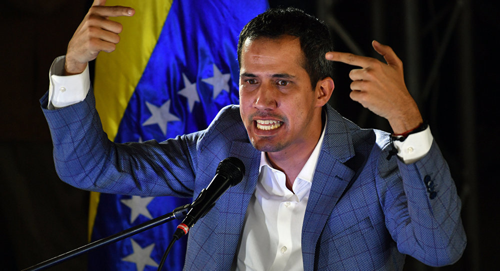 Clip xe chở Tổng thống Venezuela tự xưng bị tấn công