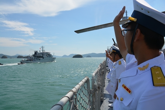 Hình ảnh tàu 012-Lý Thái Tổ duyệt binh tại LIMA 2019